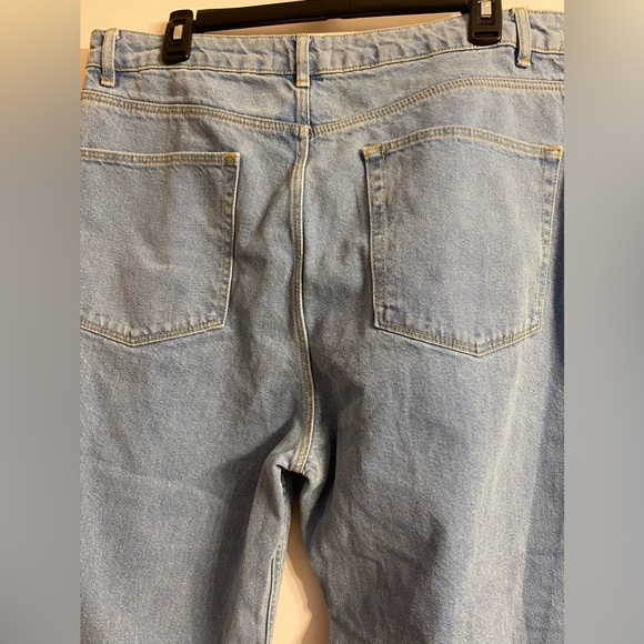 ASOS DESIGN baggy jeans in light stone wash - Picture 5 of 10